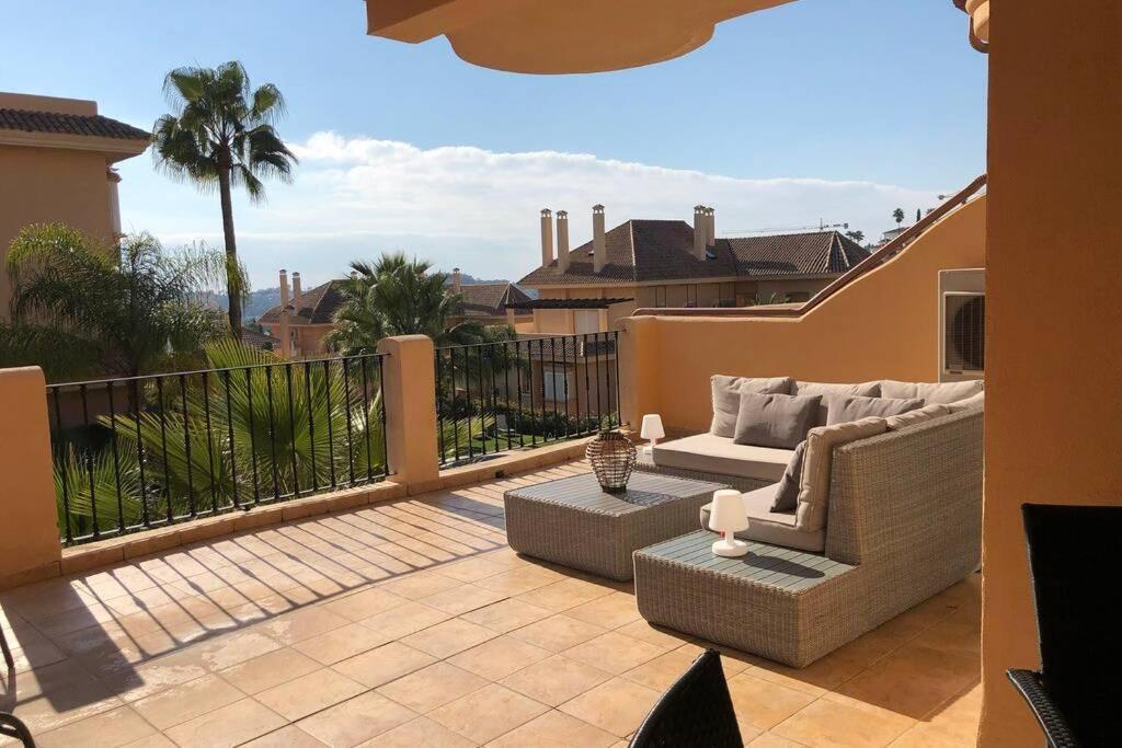 Lagenhet Med 4 Pooler, Gym, Restaurang & Jatte Nara Puerto Banus & Golf Appartement